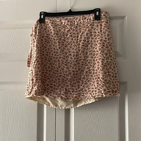 Wrap skirt - Picture 2 of 5